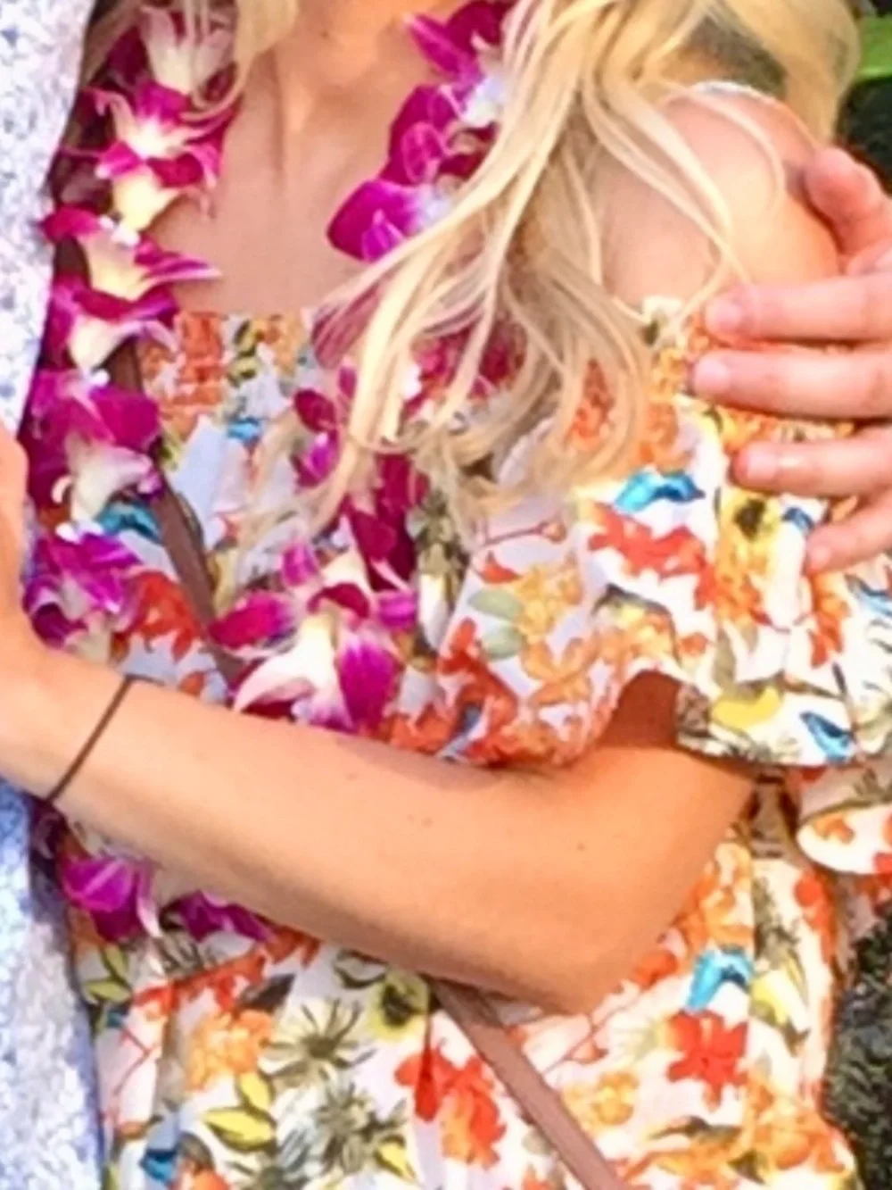 LOVE ON A HANGER floral butterfly crop top blouse, size XS